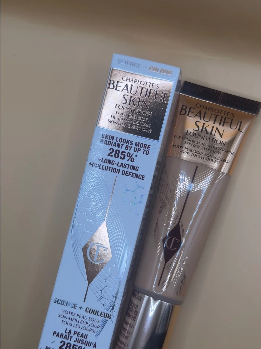 Charlotte Tilbury Beautiful Skin Foundation - White